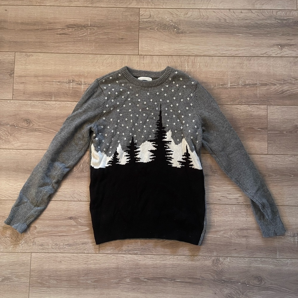 Old Navy Men’s Winter Forest Sweater Size Small